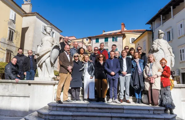 Piranski trg je očaral vse od Čapa, Mastroianija in Cavazze do Halle Berry (FOTO)