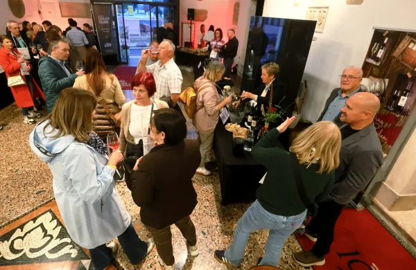 Altroke martinovanje je v polnem teku (FOTO)