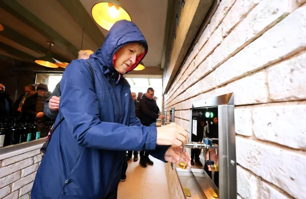 V Marezigah odprli oljčno fontano, prvo na svetu (FOTO)