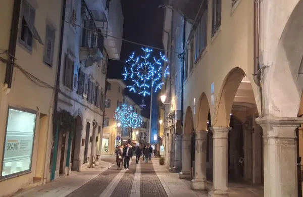 Tudi v gori&scaron;kem somestju so prižgali prve brezmejne božične luči