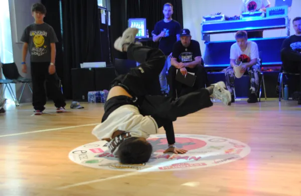 Dobrodelno tekmovanje v podporo ajdovskemu breakerju (GALERIJA)