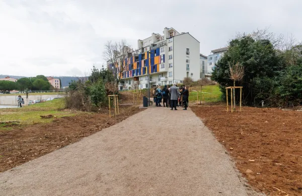 Odprli prenovljeni odsek Parencane v Livadah