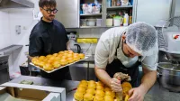 "Krofe pripravljamo in cvremo, vse dokler zmoremo"