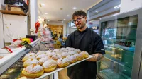 "Krofe pripravljamo in cvremo, vse dokler zmoremo"