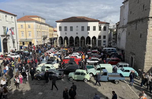 "Stari avtomobili imajo du&scaron;o in so prava pa&scaron;a za oči!"