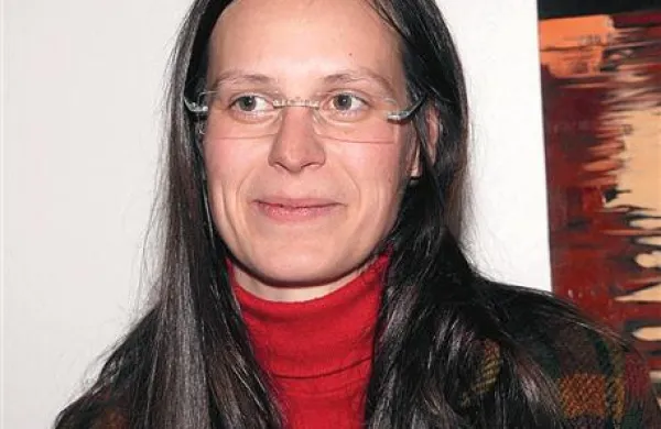 Akademska kiparka Katja Smerdu