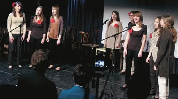   Vokalna skupina Afrika z novogoriške gimnazije