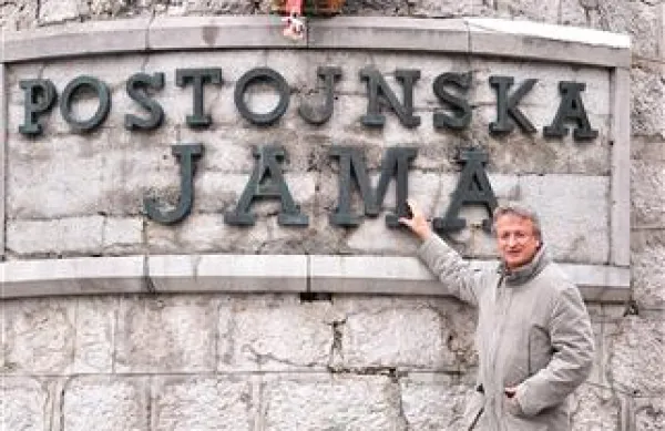 Veit Heinichen je navdih za svoje literarne in filmske junake že iskal v Postojnski jami