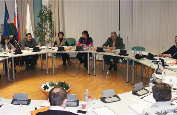 Divaška občina bo poslej brez direktorja občinske uprave. Mesto na županovi levici na  sejah občinskega sveta bo nekaj časa še  ostalo prazno.