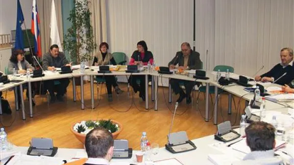 Divaška občina bo poslej brez direktorja občinske uprave. Mesto na županovi levici na  sejah občinskega sveta bo nekaj časa še  ostalo prazno.