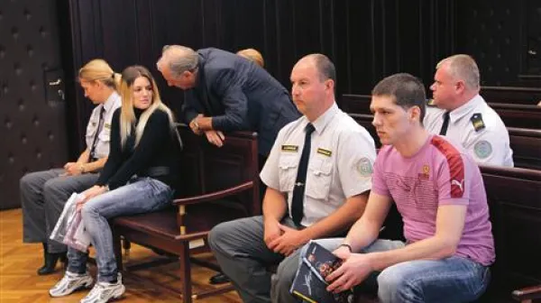  Zlatan Blagojević je pogledal v oči članom sodnega senata in družini umorjenega ter zatrdil, da z umorom nima nič