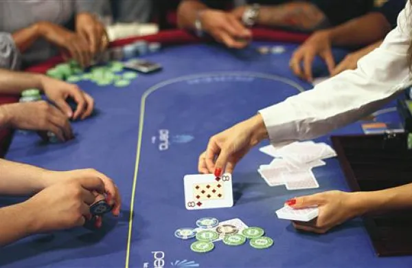 Rusa sta prvi večer prigoljufala 31.300 evrov, naslednji večer pa še 38.600 evrov