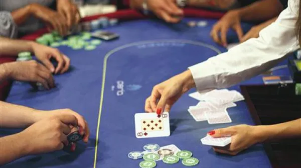 Rusa sta prvi večer prigoljufala 31.300 evrov, naslednji večer pa še 38.600 evrov