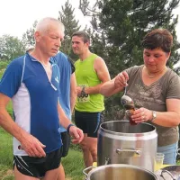 Kamenjci so pripravili odličen čaj. Ki ga ni zmanjkalo.