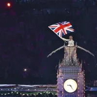 London se je od iger poslovil z odličnim glasbenim spektaklom, ki je bil paša za oči in ušesa,  končal pa se je šele ob enih ponoči
