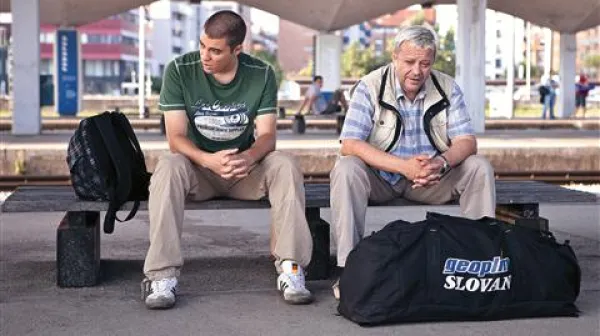 Vlogo Marka je odigral  Benjamin Krnetić, njegovega očeta Radovana pa je upodobil Emir Hadžihafizbegović 