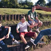 Večino kadrov za film Čefurji raus! so posneli na “oroginalni lokaciji” - na ljubljanskih Fužinah.