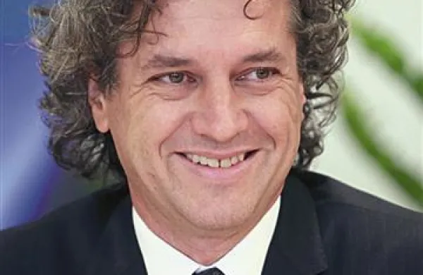 Robert Golob