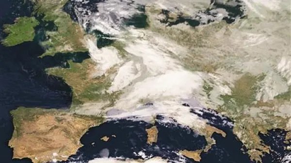 Ciklon se je sinoči naglo približeval našim krajem