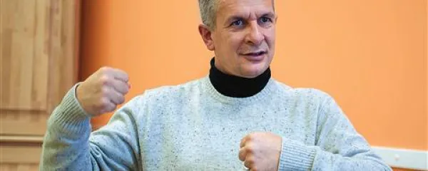 Tomaž Flajs: “Problem moškega je, da ne sme pokazati svoje ranljivosti in občutljivosti. Biti mora močan. Na ta način pa zanika ravno tisti del sebe, s katerim je lahko najbolj povezan z drugimi ljudmi.”