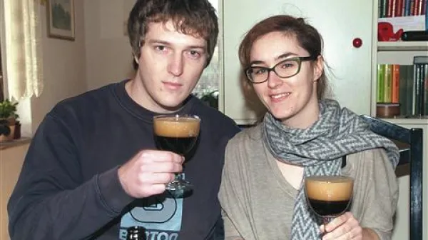 Pivo, na katerega prisegata Matej in Anita, je polnega okusa