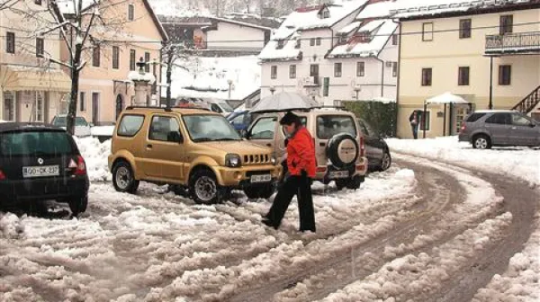 Brozgo naj bi že sredi tedna odplaknil dež 