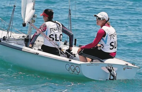 Veronika Macarol in Tina Mrak sta prijadrali peto mesto