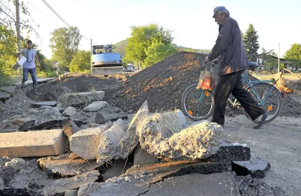 Vsem, ki odhajajo na poplavljena območja v Bosno in Hercegovino ali Srbijo, Uprava RS za zaščito in reševanje priporoča  previdnost