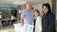   Darja Hauptman na volišču  s hčerko in soprogom