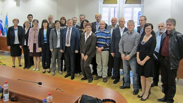 Bistriški občinski svetniki (Peter Štavar, Nevenka Tomšič, Primož Rojc, Borut Rojc, Sonja Čošić, Igor  Janičijević, Lilijana Valenčič, Adriana Gombač, Anton Frank, Igor Batista, Andrej Muha, Anton Šenkinc, Dušan Grbec, Adrijana Kocjančič, Kristina