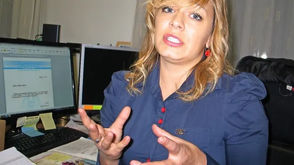 Eva Cigler: “Želeli smo, da pri pripravi tradicionalnih jedi posameznih narodnih skupnosti sodelujeta dve generaciji in da bi se  to znanje  tako preneslo tudi na mlajše generacije.”