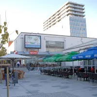 Kitajski trgovci osvajajo  Primorsko