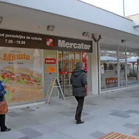 Zgornje nadstropje Trgovske hiše bo od januarja dobilo novo ponudbo s Kitajske - od nedrčkov do vijakov ...