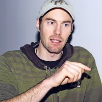 “To je najtežje obdobje življenja za vsakega volka:  ko zapusti starše, brate in sestre in se odpravi iskat dve stvari - nezaseden teritorij in  partnerja.”