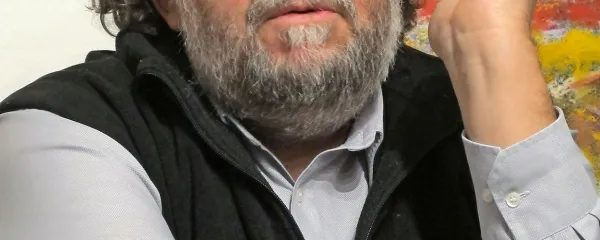 Ervin Hladnik Milharčič: “Z ukinitvijo 
dopisništva ne odstranimo samo novinarja. 
Dopisništvo je dolg seznam ljudi, s katerimi 
dopisnik vsak dan komunicira, jih vprašuje za 
mnenja, ocene in pripovedi.”