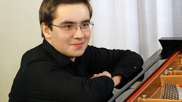  Alessandro Villalva je redkobeseden, a s pomočjo klavirja 
razgalja bogat notranji svet.  