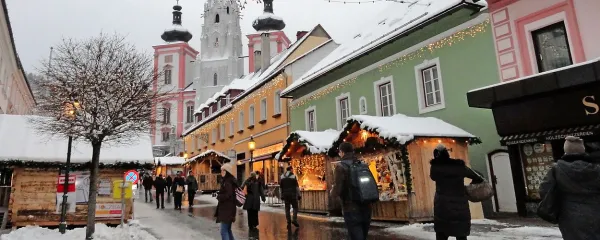 V Mariazellu pravijo, da jih adventni sejem in prireditve 
rešujejo pred zimskim mrtvilom.