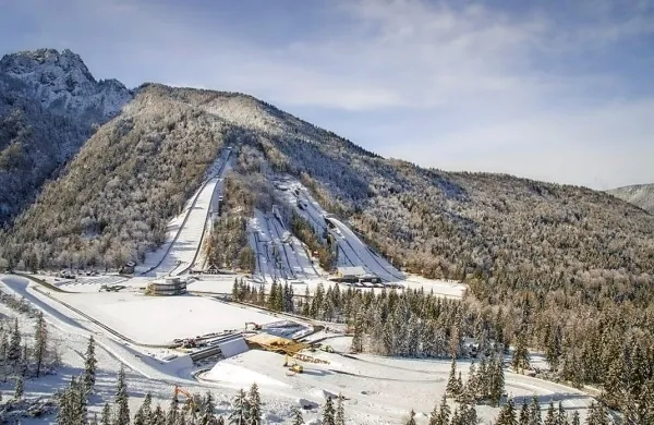 V nedeljo, 17. januarja, bo dolina pod Poncami že petič zapored gostila Svetovni dan snega. 
Pravzaprav se bo dogajanje začelo že dan prej, saj pričakujejo velik obisk.