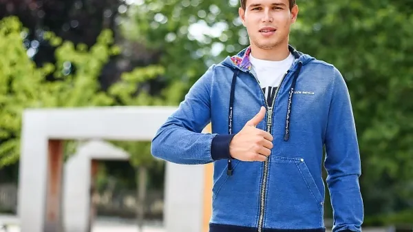 Etien Velikonja