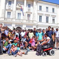 Skupina prosilcev za azil in njihovi spremljevalci so si najprej 
ogledali Piran.