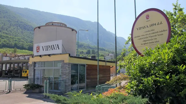 Ukrajinski  lastniki naj bi posle v Agroindu spet prevzeli 
prihodnji teden.