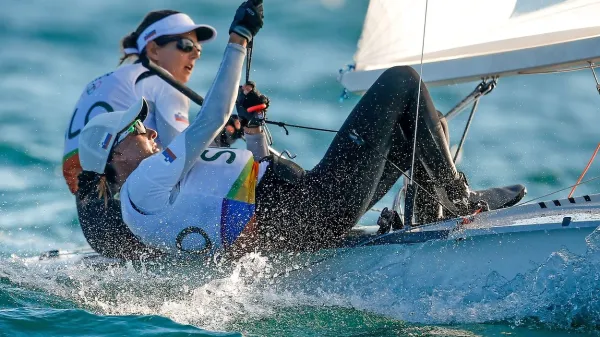 Tina Mrak in Veronika Macarol regato za medalje čakata z 
grenkim občutkom.