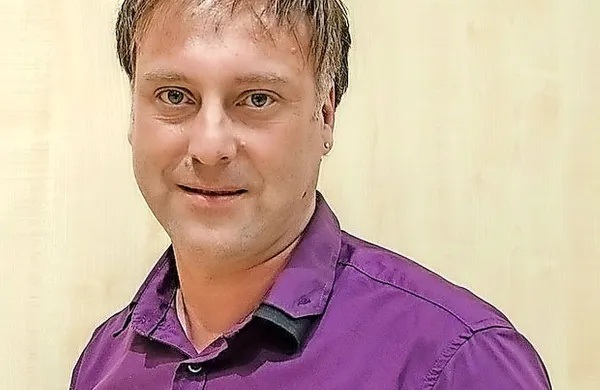 Umrl je v 47. letu starosti.