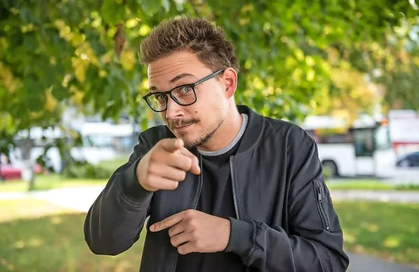 V oddaji Popšop bodo predstavljali slovensko popularno 
glasbo, vodil jo bo Nejc Šmit.