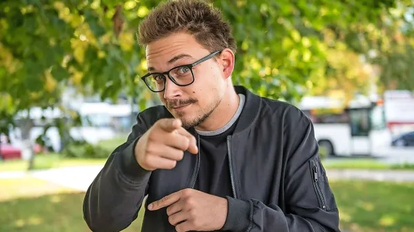 V oddaji Popšop bodo predstavljali slovensko popularno 
glasbo, vodil jo bo Nejc Šmit.