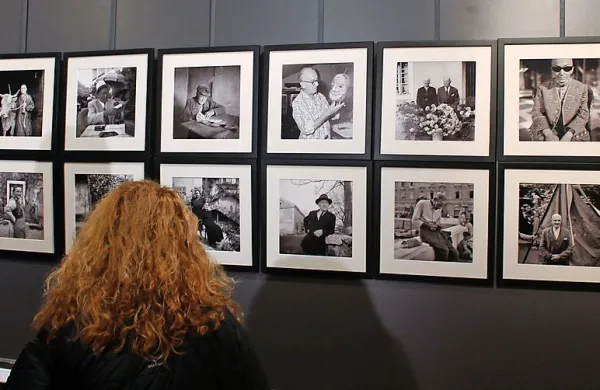 V palači Gopčević je na ogled 115 Magajnovih fotografij. 