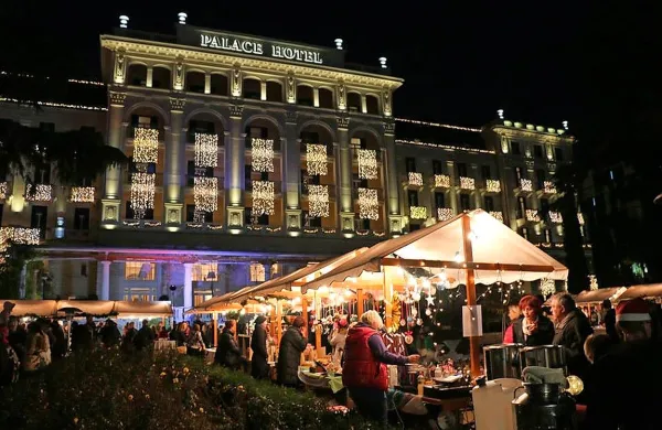 Turistični delavci jezi pozna odločitev o 2. januarju kot dela 
prostem dnevu. 