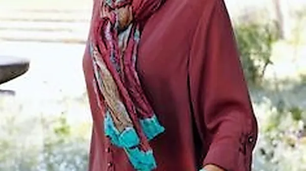 Za vsakodnevno svežino. Zanimiva na  pogled in nekoliko 
drugačna, posebna, pa še vedno klasična. Dokaz, da bela 
barva vedno “zažge”.