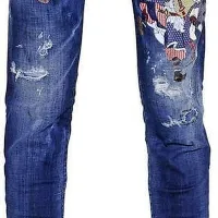 Za tiste, ki ste precej višje rasti, 
so primerne hlače, ki segajo do 
gležnjev. Optično vam bodo 
skrajšale noge.

