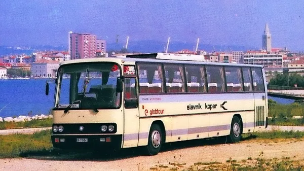 Star Slavnikov avtobus